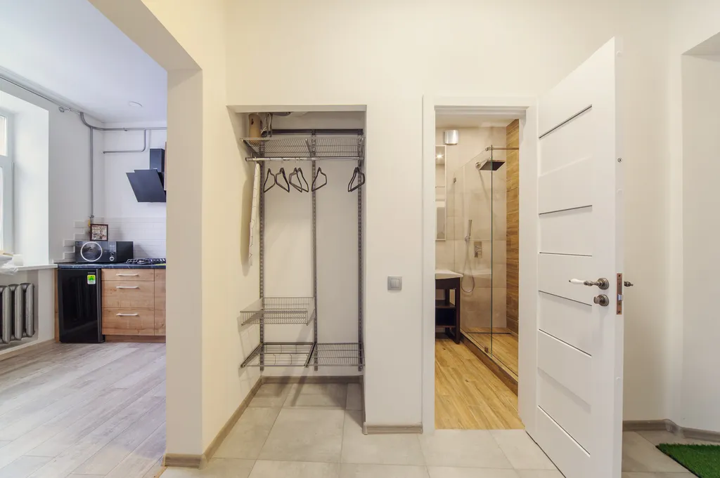 Современный светлый апартамент рядом с центром столицы