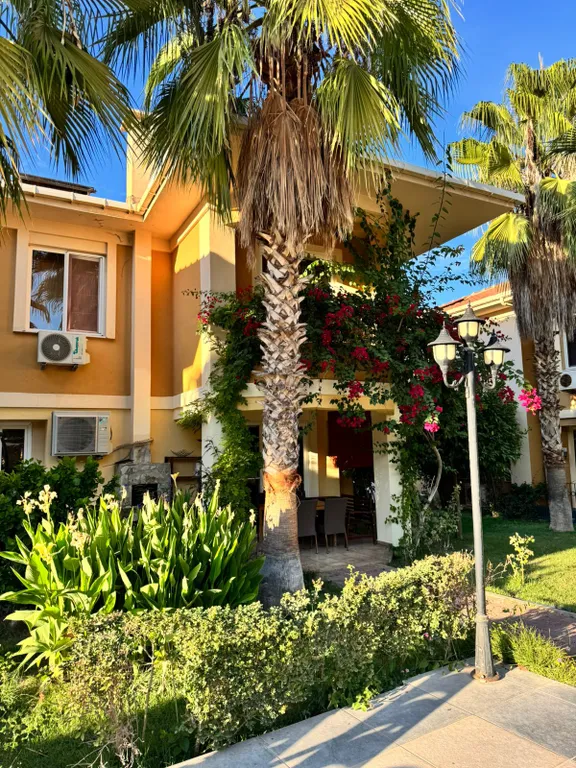 Современная вилла 3+1 с бассейном рядом с пляжем