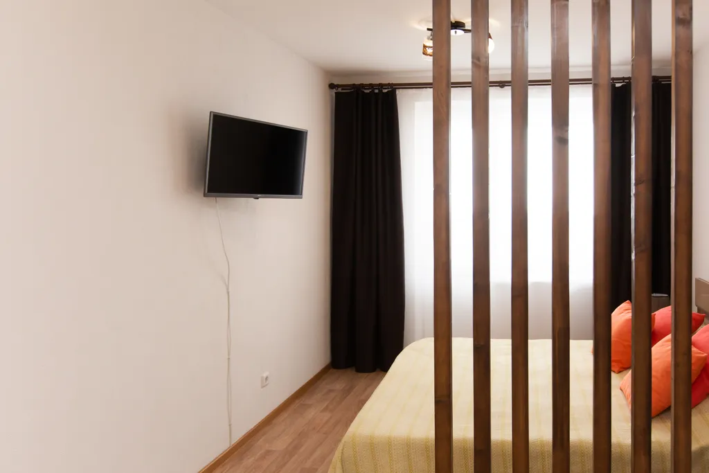 Студия на Б. Подгорной, 87 № 10 с видом на реку