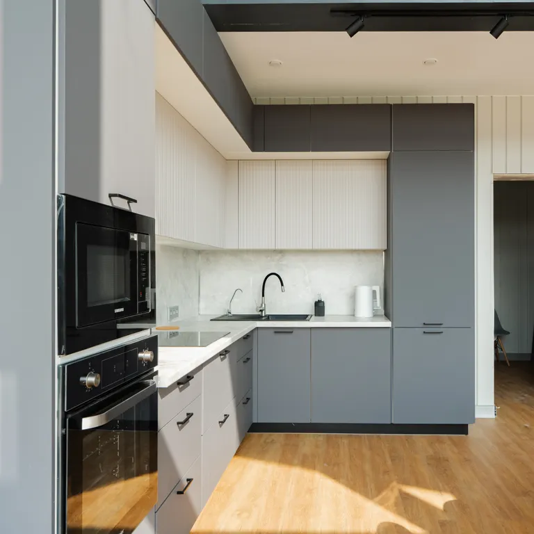 Коттедж Стеклянный дом на берегу Мичуринского озера возле склонов для катания — Мичуринское