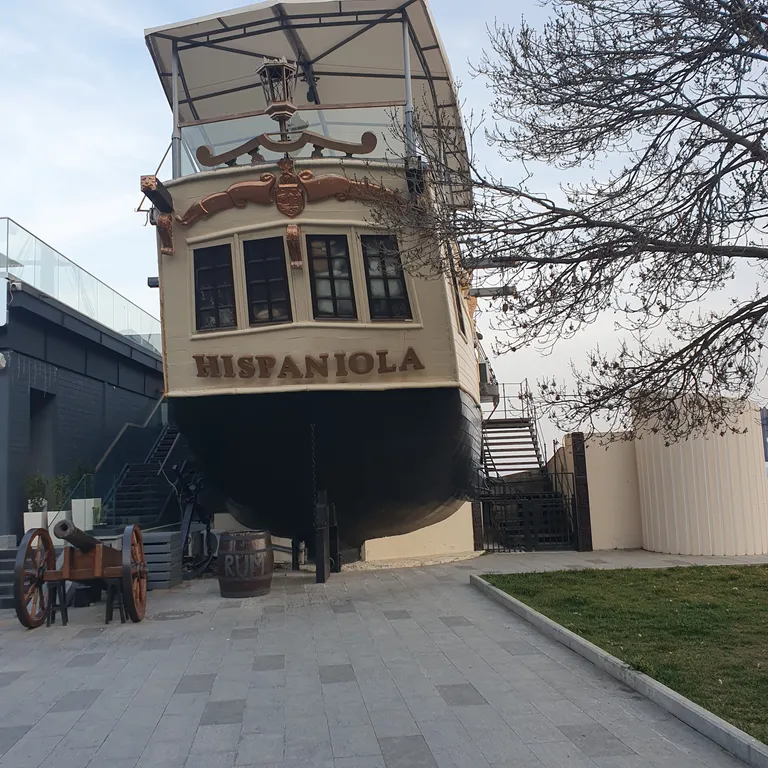 Уютная квартира в двух шагах от набережной