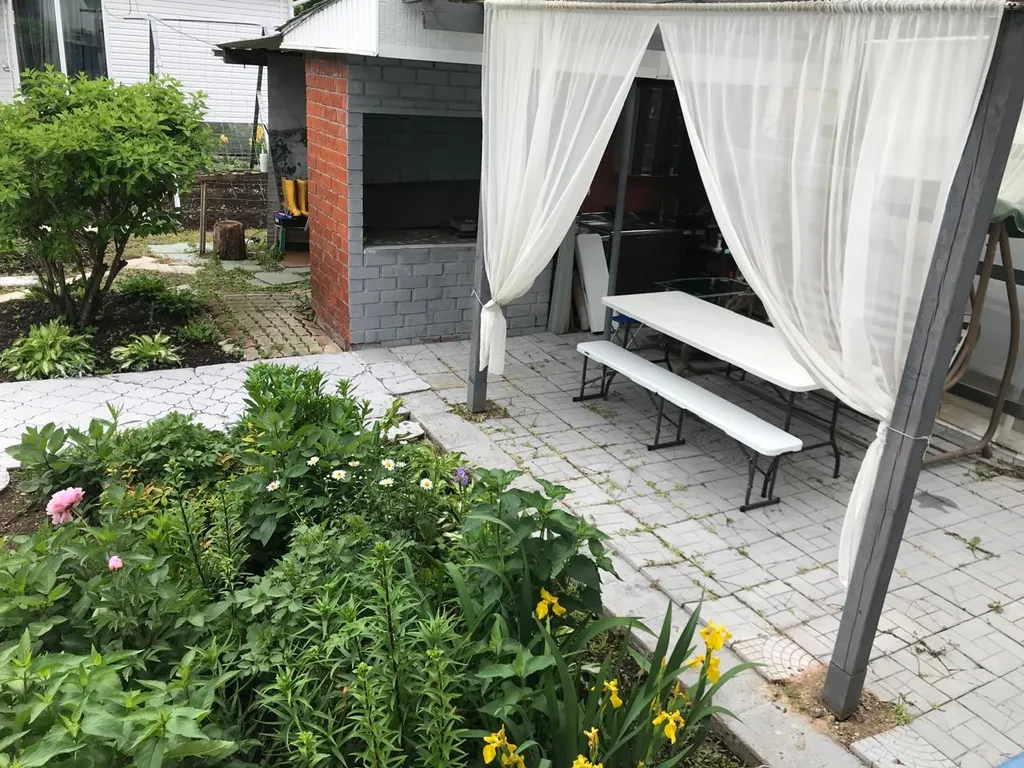 Уютный 2-этажный дом в лесном массиве с бассейном