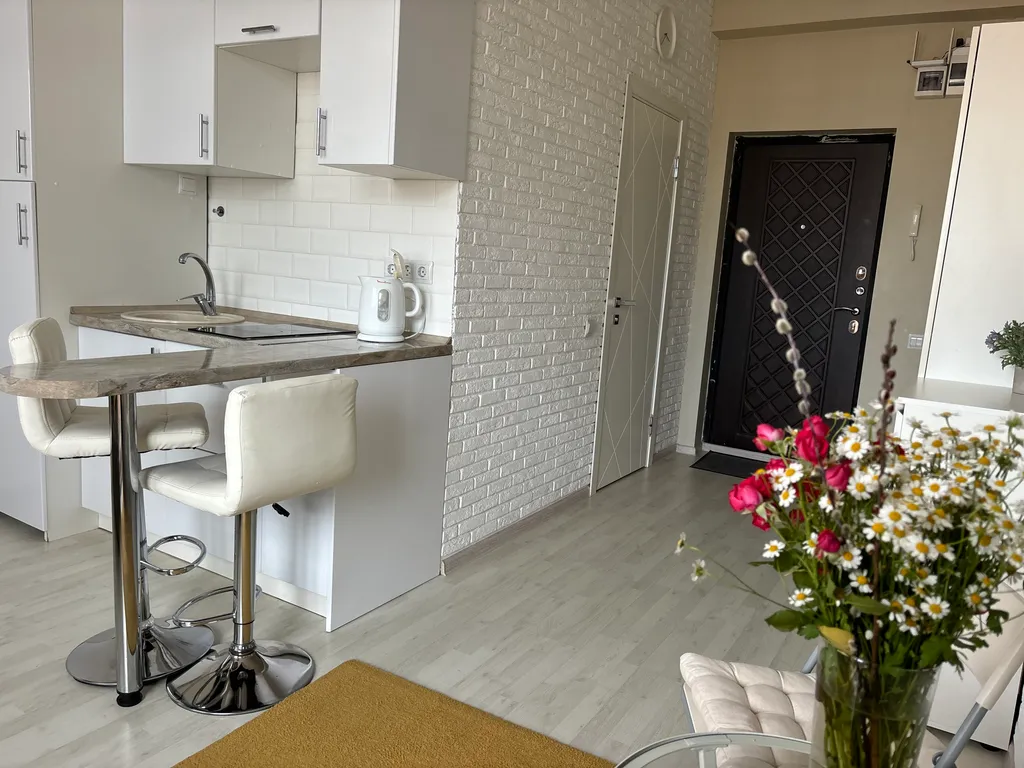 Сдается новая студия на море