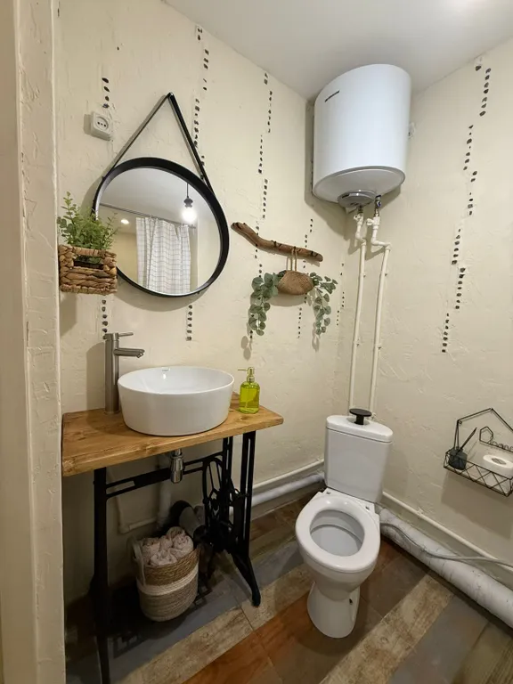 Просторная квартира для путешествия семьей на Алтай в центре города