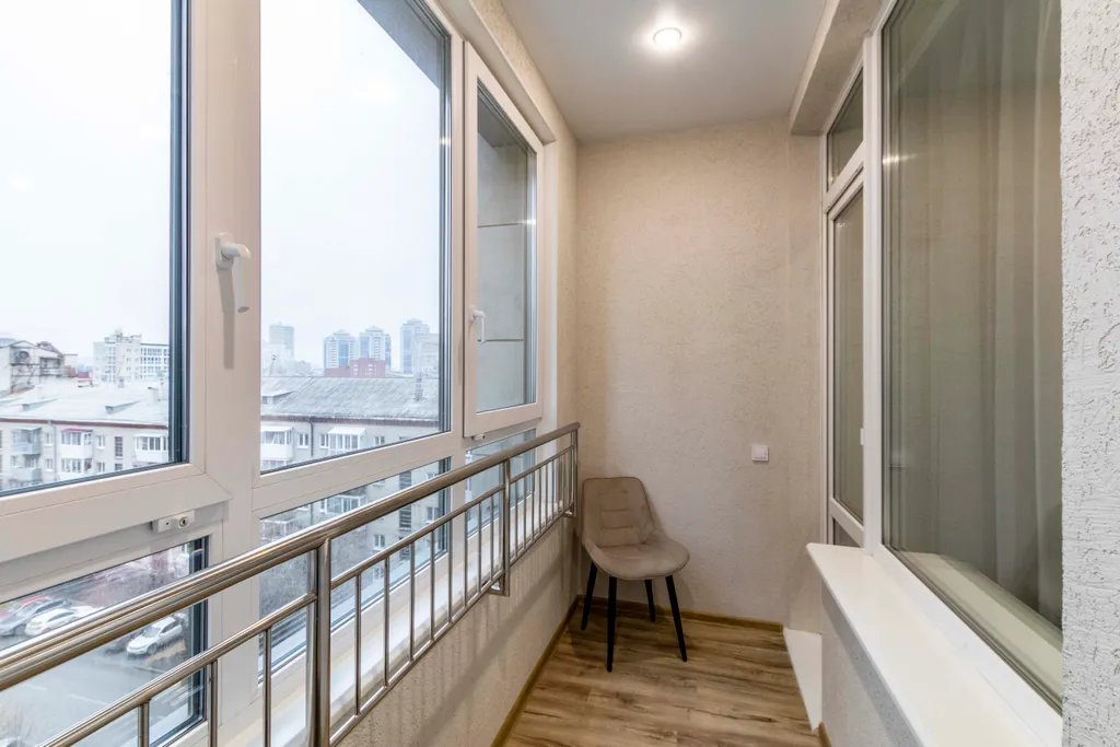 Люкс с большой лоджией и кондиционером