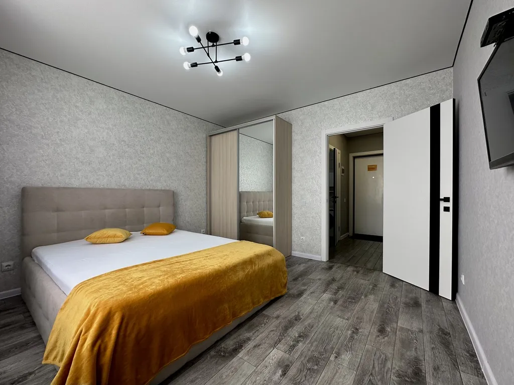 Квартира на Юркина 10