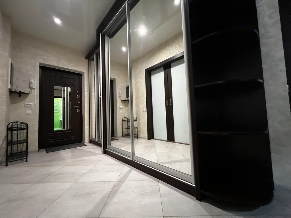 Квартира Квартира Огромная двушка с дизайнерским ремонтом — Свердловский