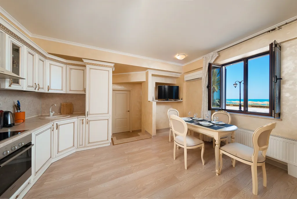 Квартира с видом на море.