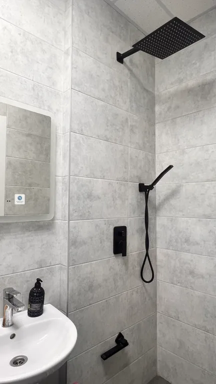 Светлая квартира с тремя окнами в самом центре