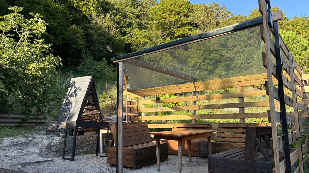 Домик на море, тихое и спокойное место, дубовая роща