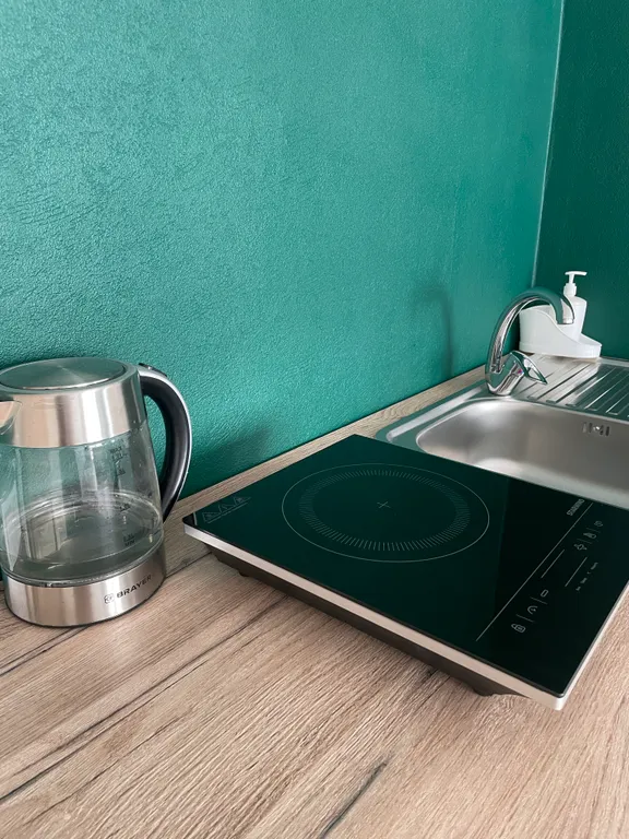 Красивая и уютная студия с видом на закат