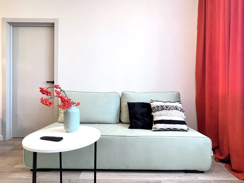 Трешка у аквапарка с панорамным видом на реку