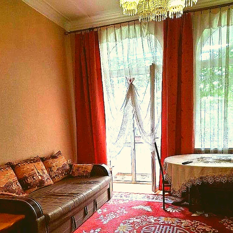 Квартира в центре недалеко от набережной и пляжей — аренда посуточно в Ялта