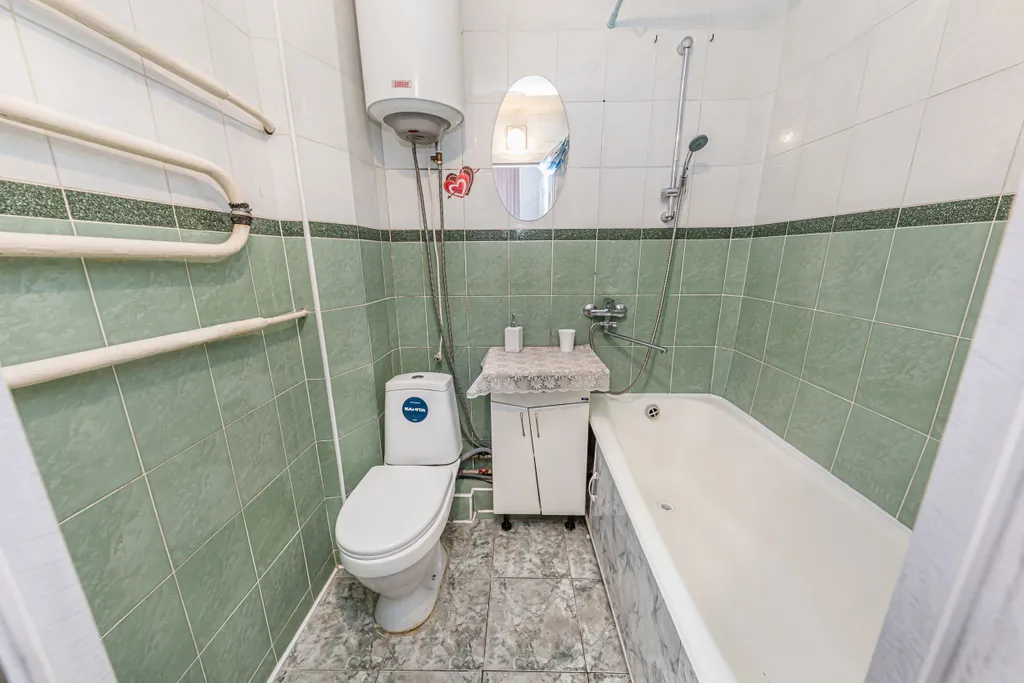 Квартира с новым оригинальным ремонтом, начало Комсомольского проспекта