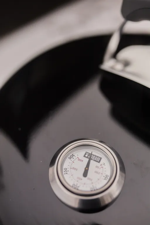 Домик на 2 с окном в потолке прямо на берегу