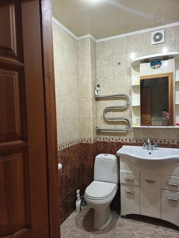 Огромная трёхкомнатная квартира в центре