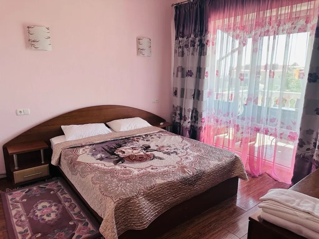 Люкс двухкомнатный с террасой и видом на море