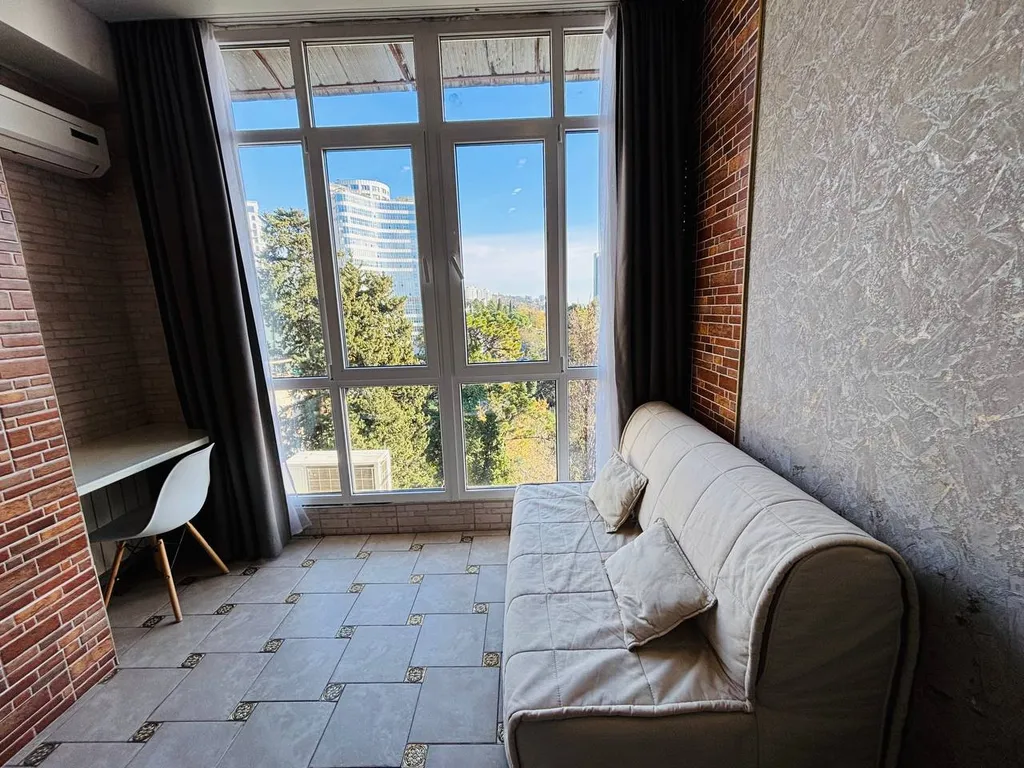 Панорамные окна с видом на море