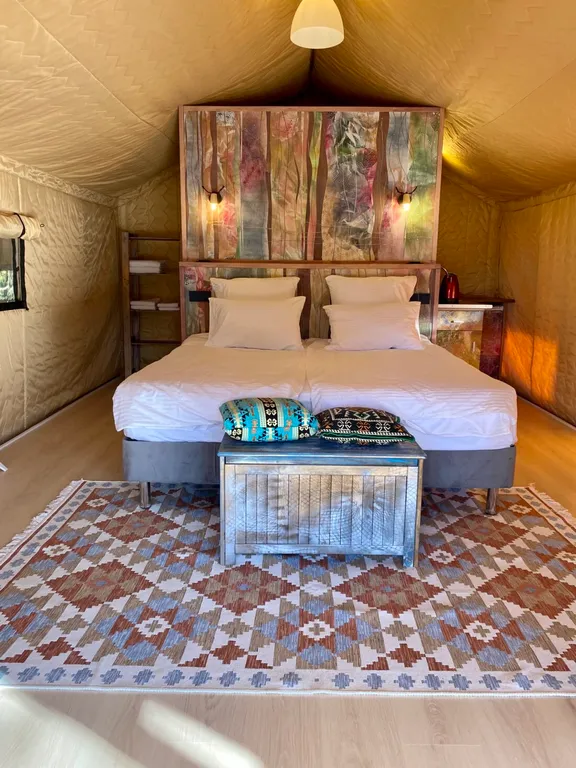 Коттедж Лодж на холме с видом на озеро — аренда посуточно в Ильичево