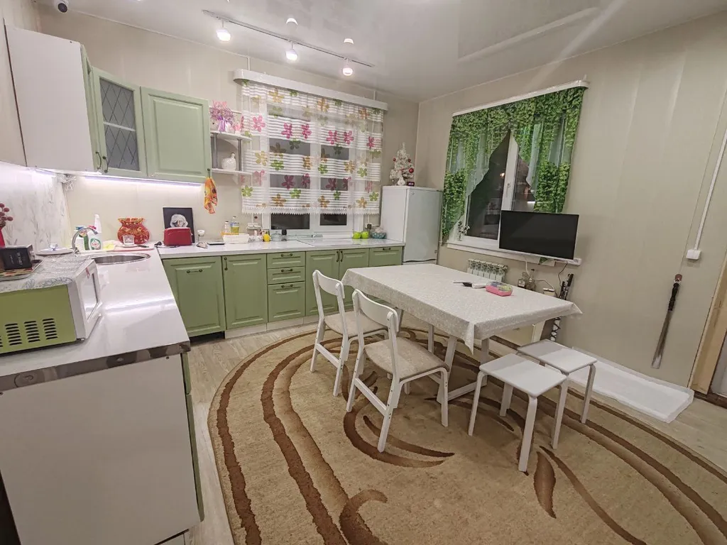 Дом у слияния рек, рядом с историей