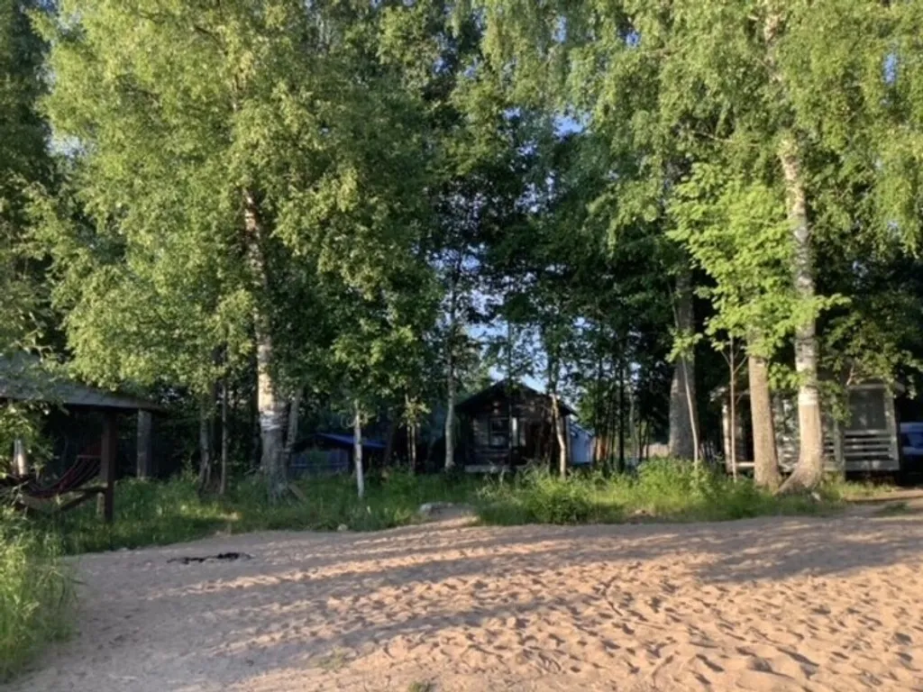 Домик на берегу