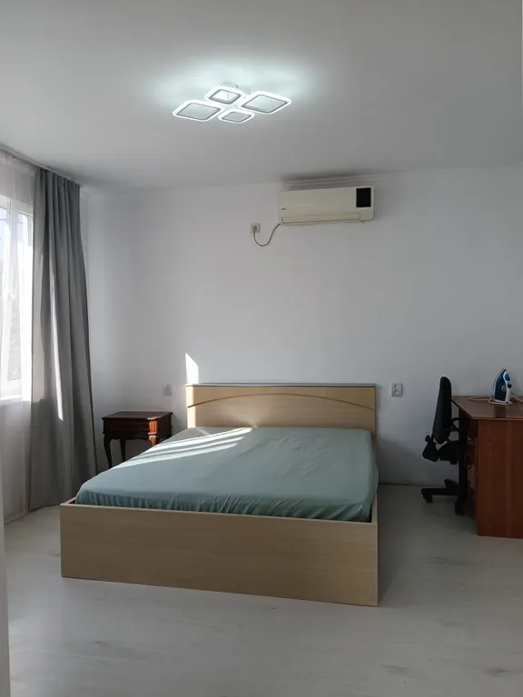 Дoмик с зеленым садом