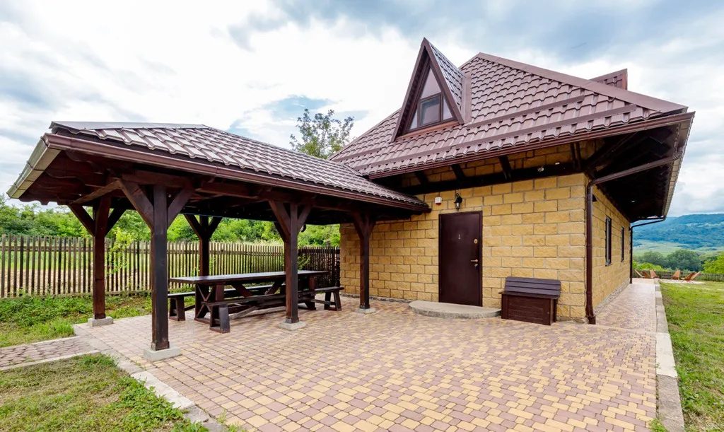 Коттедж Таунхаус с 2 спальнями с видом во дворик — аренда посуточно в Даховская