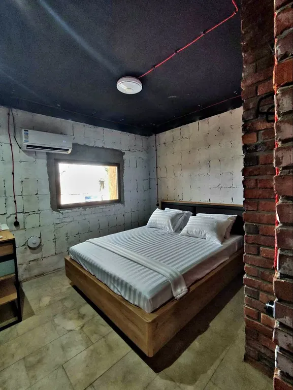 Таунхаус с кинотеатром в стиле лофт. 
3 минуты до Волги. Песчаный пляж