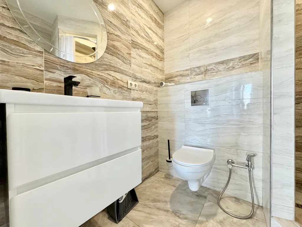 Двухкомнатная квартира с прямым видом на море