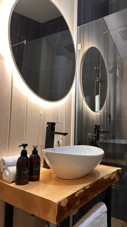 Уютные шале с панорамными окнами