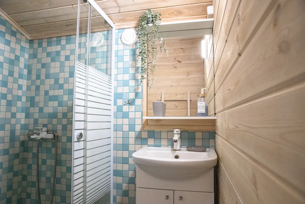 Коттедж Отдельный, уютный дом в 100 метрах от моря — Новоотрадное