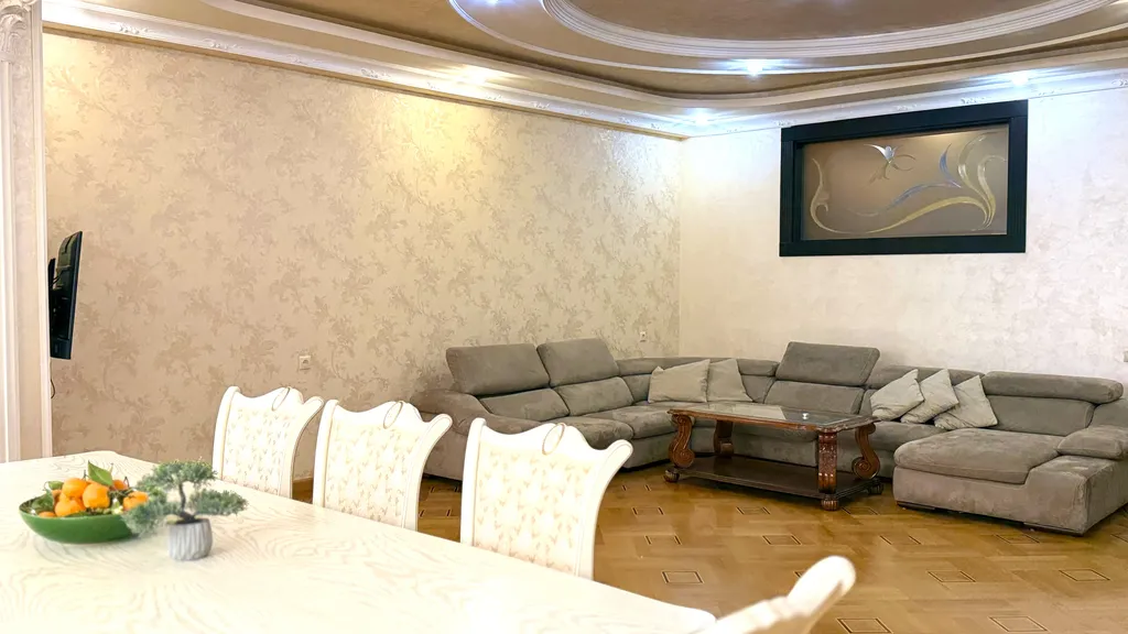 Апартамент с 2 спальнями, 2 санузлами и балконом на Северном пр