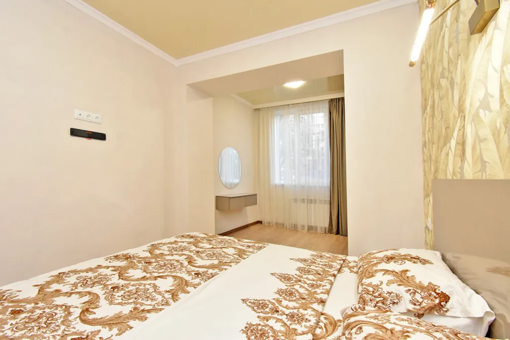 Четырёхкомнатная новая большая квартира