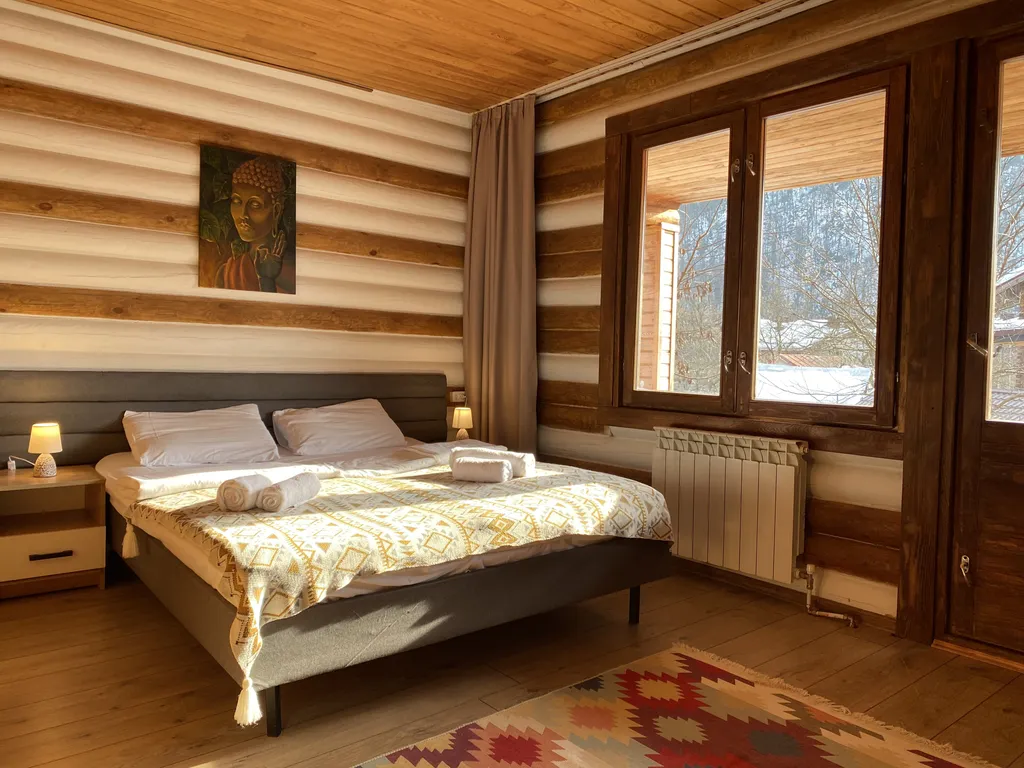 Аутентичный номер standard с балконом, видом на горы, с ванной, №2