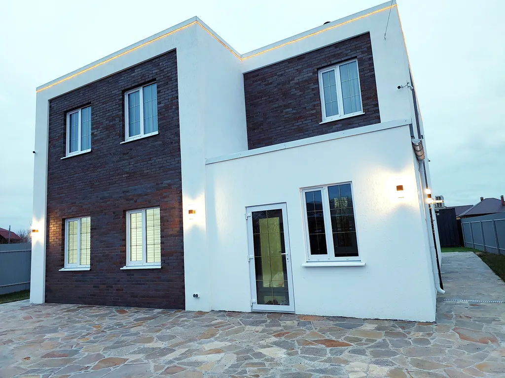 Новый уютный коттедж на берегу реки