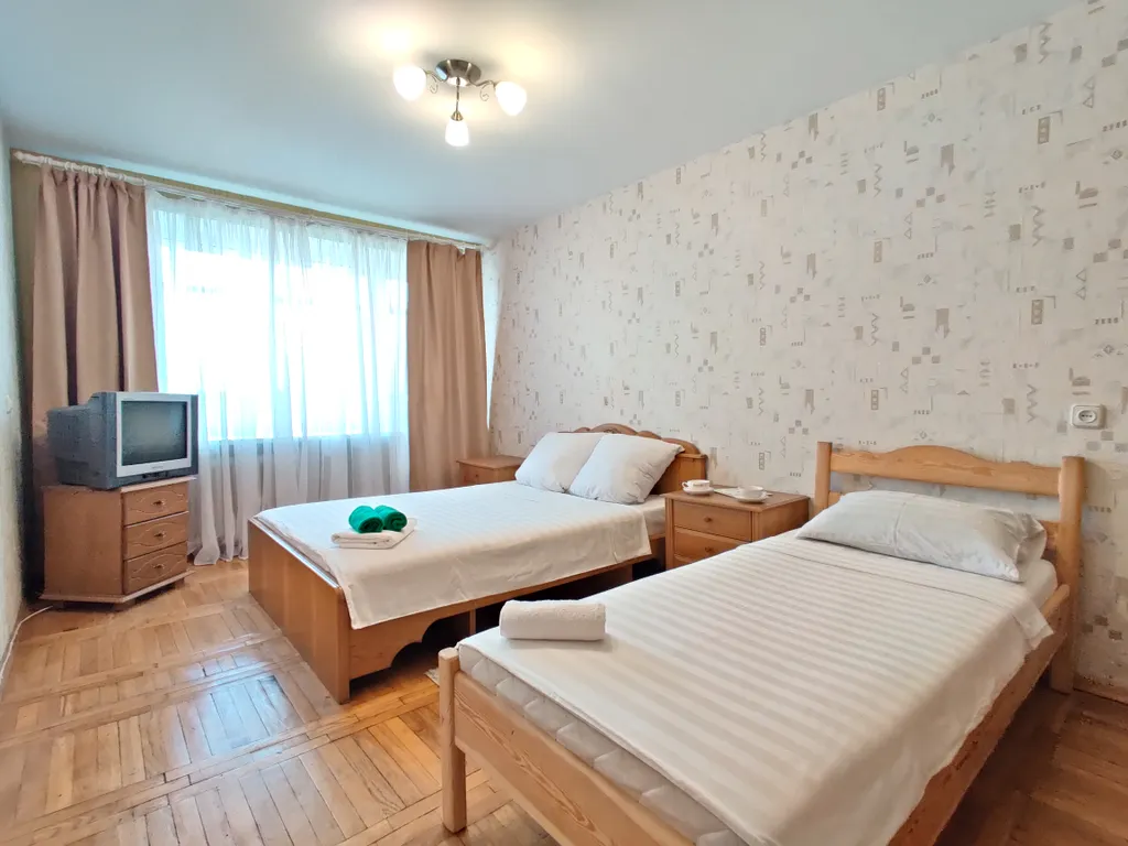 3-комнатная на площади Ленина, 6 раздельных мест