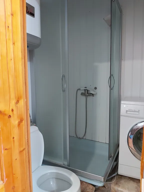 Прямо у Воронцовского парка