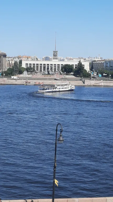 Квартира Квартира у Литейного моста с видом на Неву — Санкт-Петербург