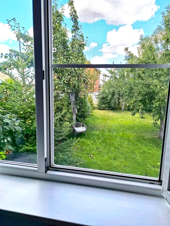 Чистый дом на большую компанию, хорошие матрасы