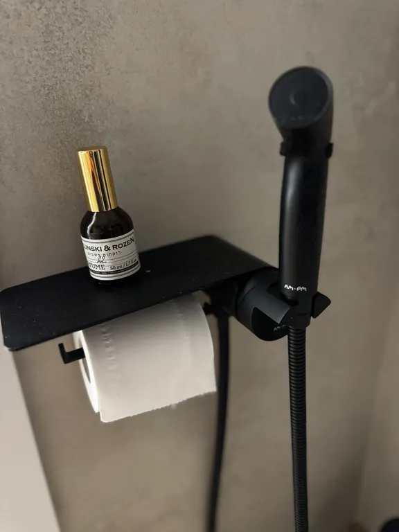 Новая стильная квартира с панорамным видом на море и рядом с пляжем