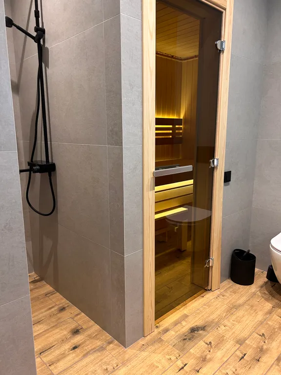 Лисья нора с сауной и террасами