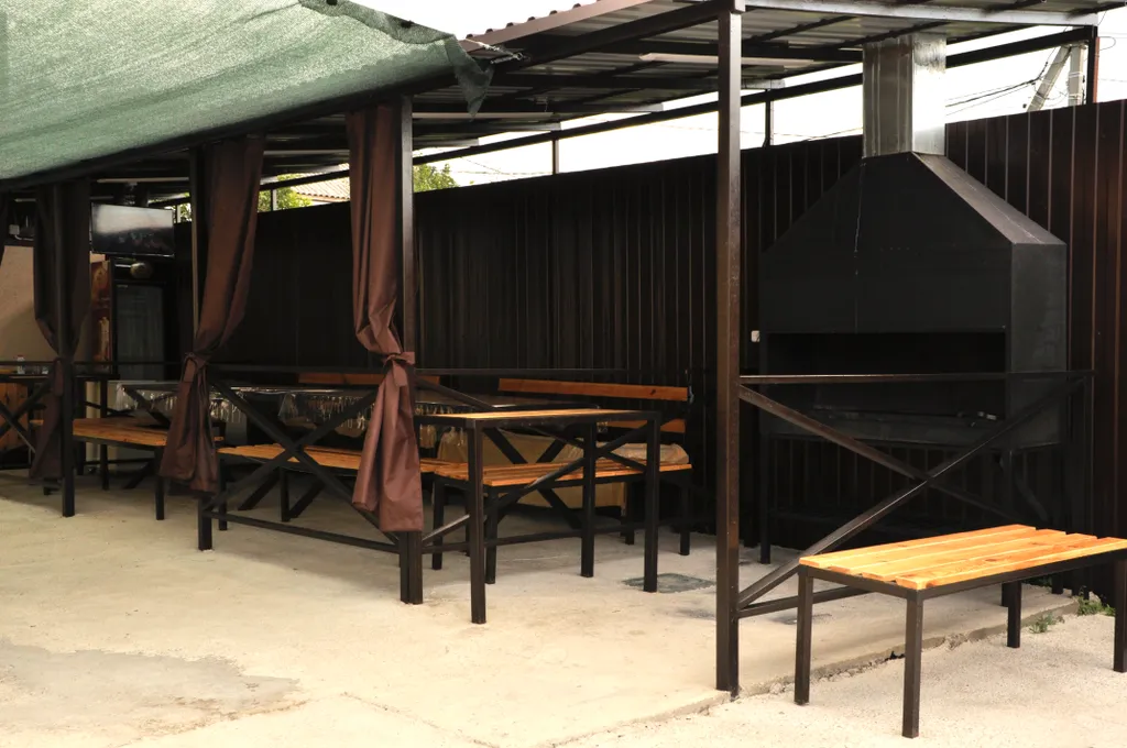 Дом с бассейном