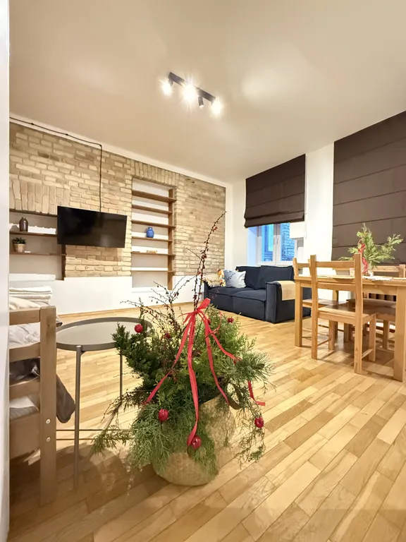 Студия Wood на булыжной мостовой от Mascaron Apartments