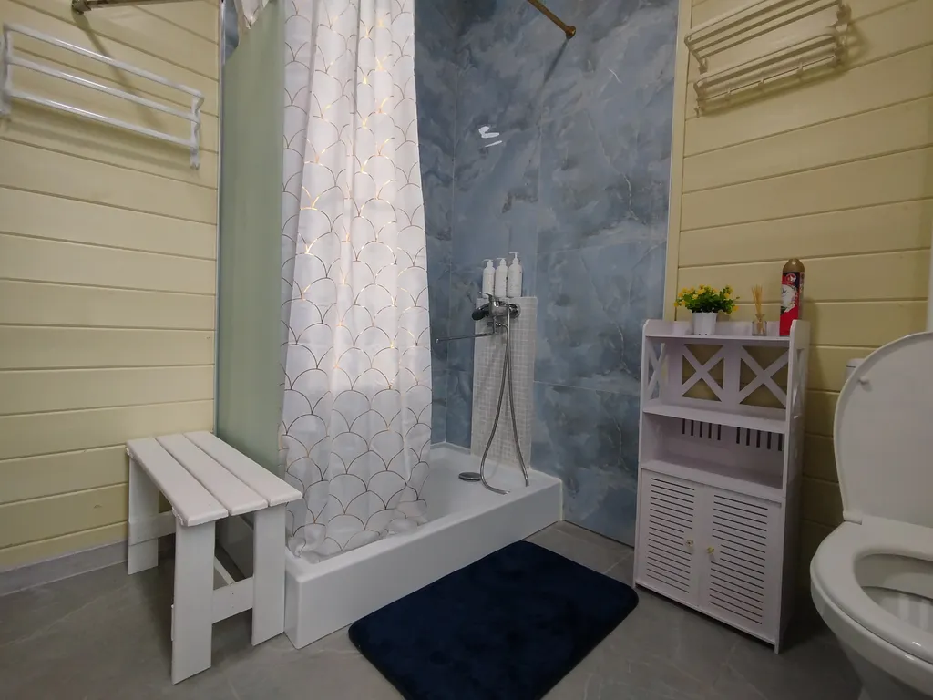 Стильный барн с крытой мангальной зоной