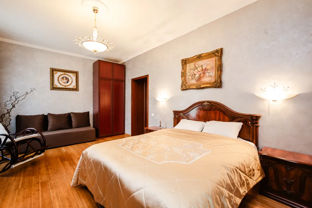 Дом с бассейном и сауной