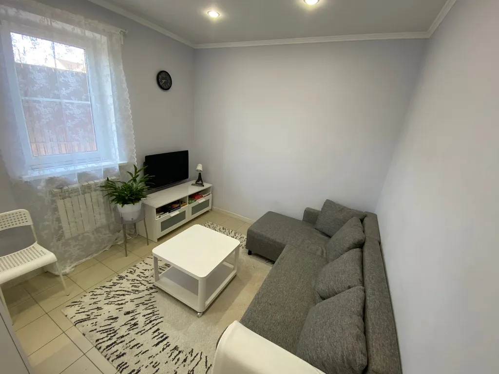 Домик рядом с онко центром Петрова