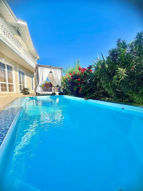 Просторный комфортабельный коттедж