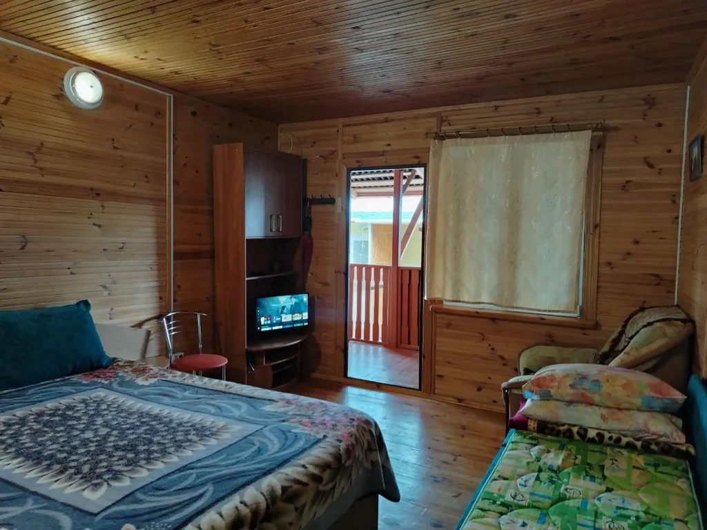 Экологичный деревянный коттедж в можжевеловой роще