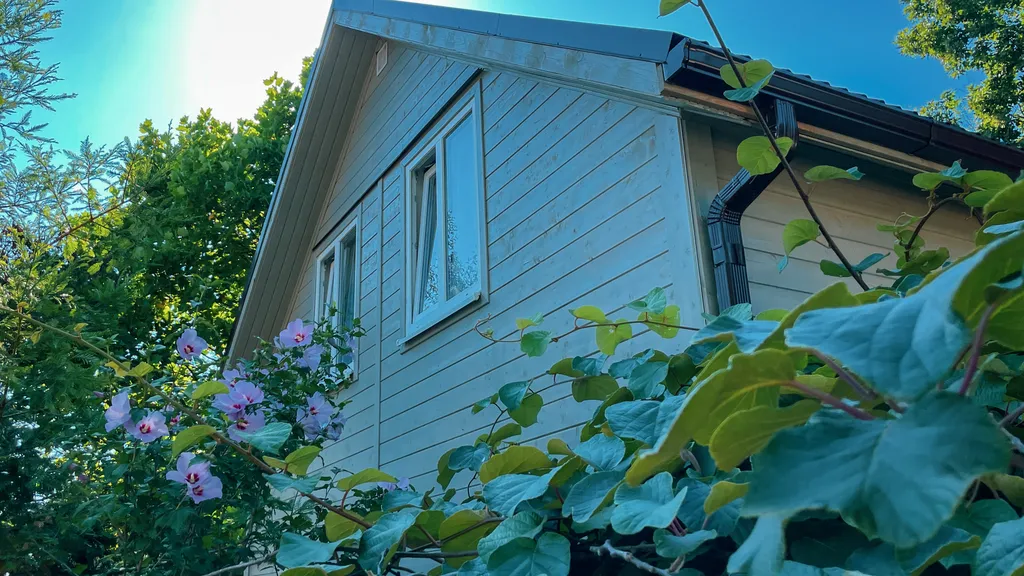 Новый и экологичный дом с бассейном у моря