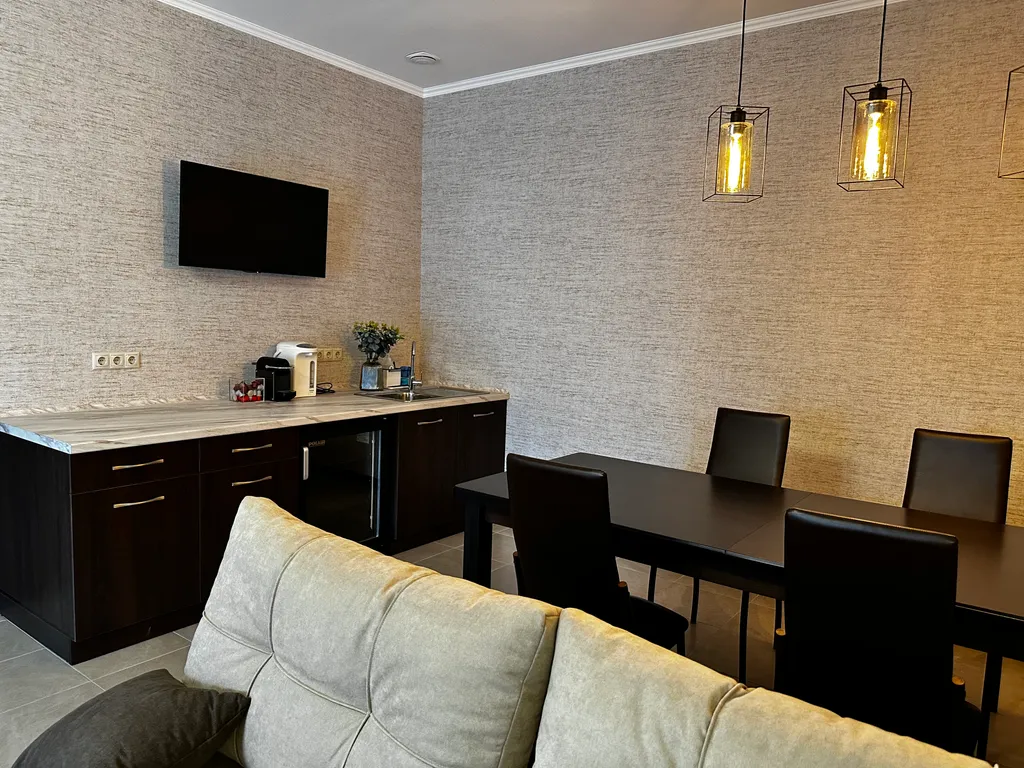 Вилла на 8 гостей с теплым бассейном и беседкой для барбекю